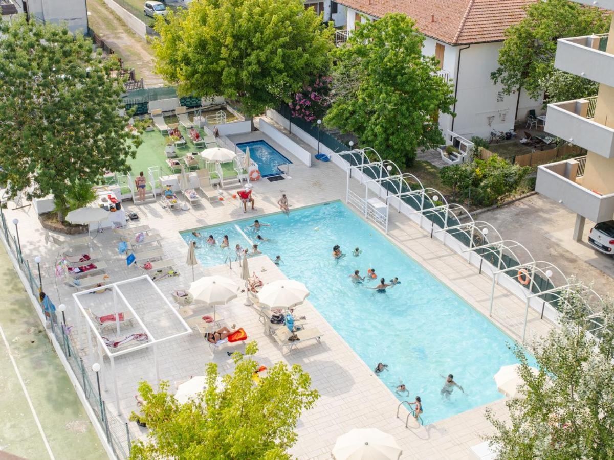 Hotel Marina Beach - Azzurro Club Ravenna Exterior photo