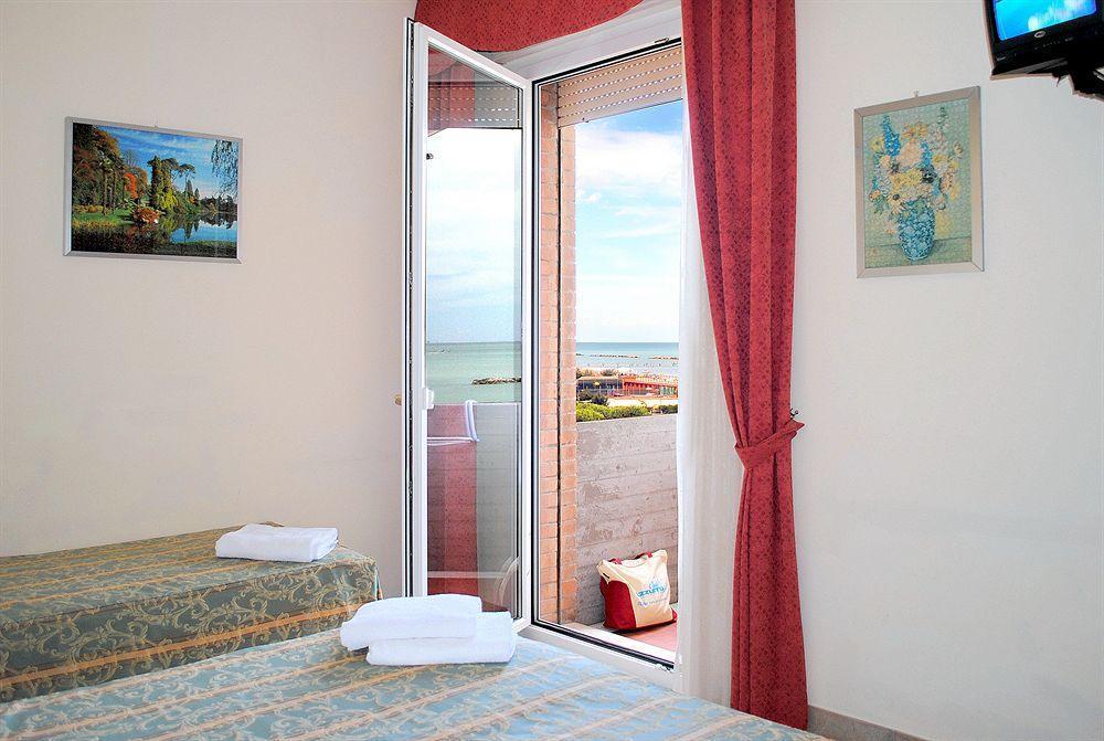 Hotel Marina Beach - Azzurro Club Ravenna Exterior photo