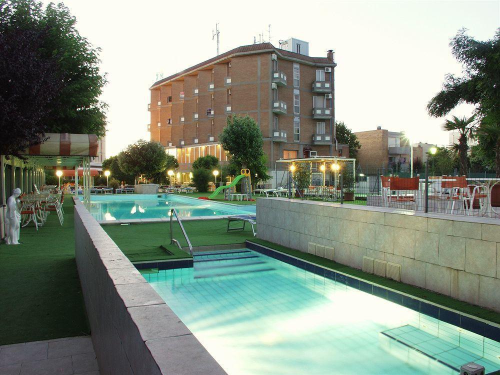 Hotel Marina Beach - Azzurro Club Ravenna Exterior photo
